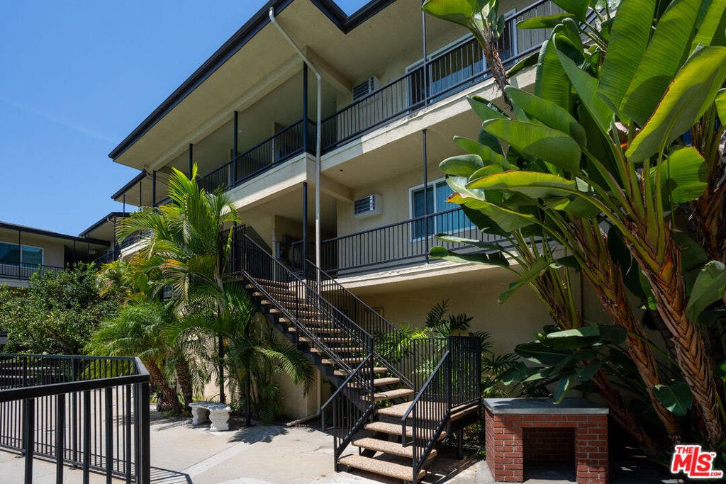 990 Valley View Avenue, Pasadena, CA 91107