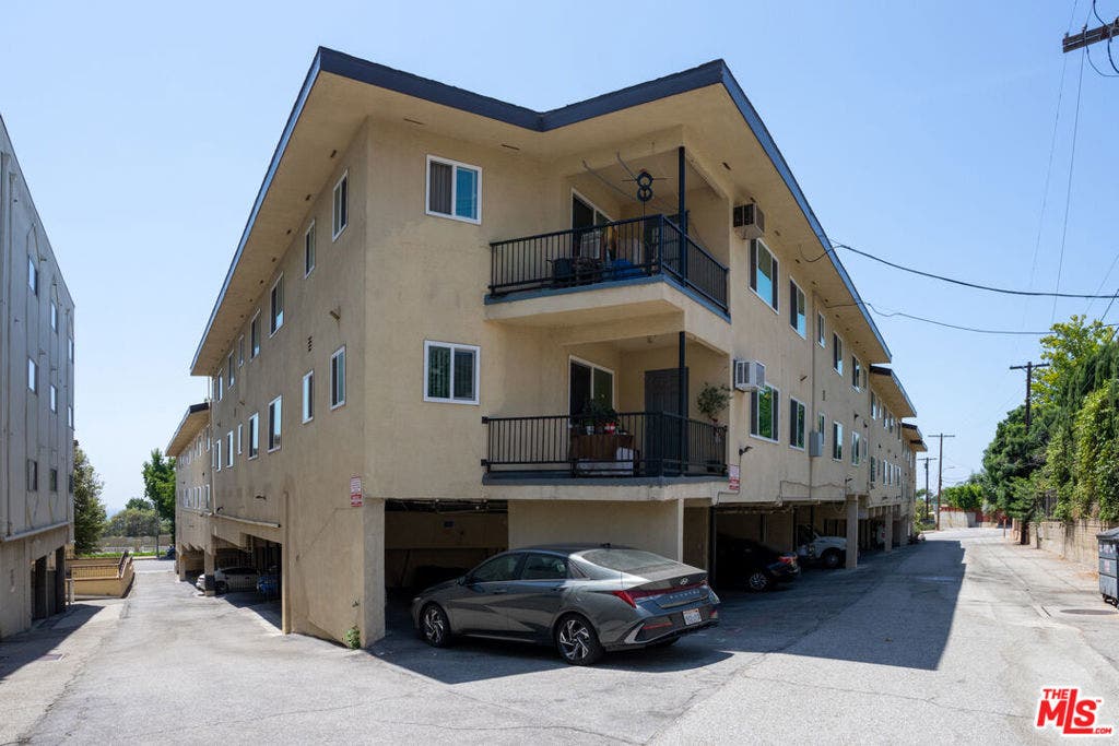 990 Valley View Avenue, Pasadena, CA 91107