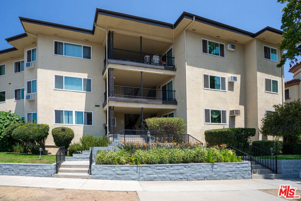990 Valley View Avenue, Pasadena, CA 91107