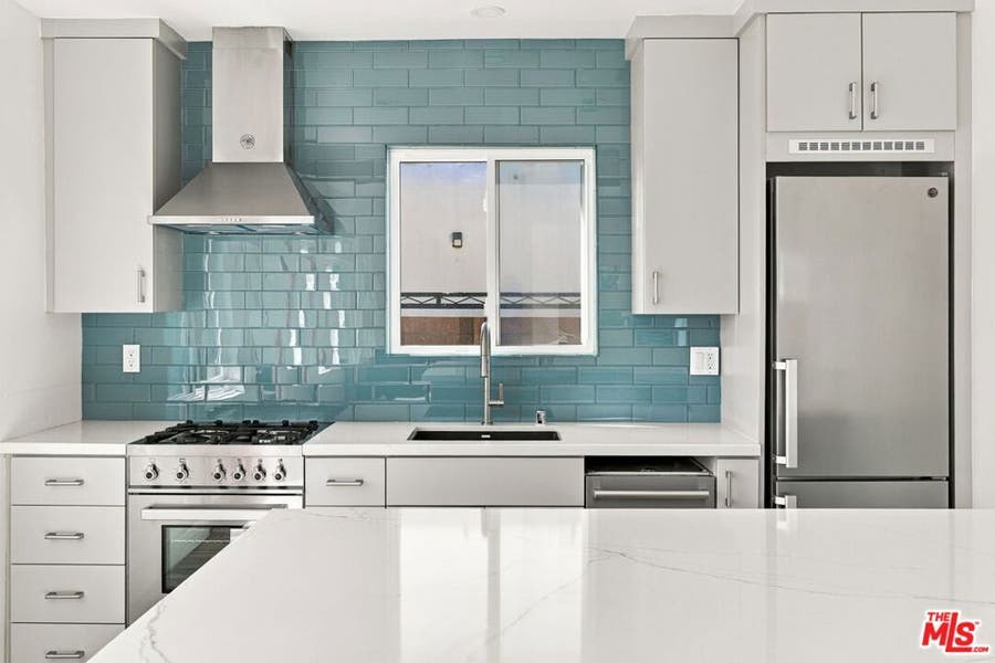Property photo for 911 Indiana Avenue, Venice, CA