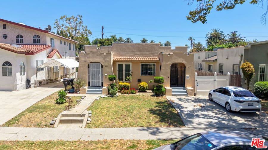 Property photo for 936 S Lucerne Boulevard, Los Angeles, CA