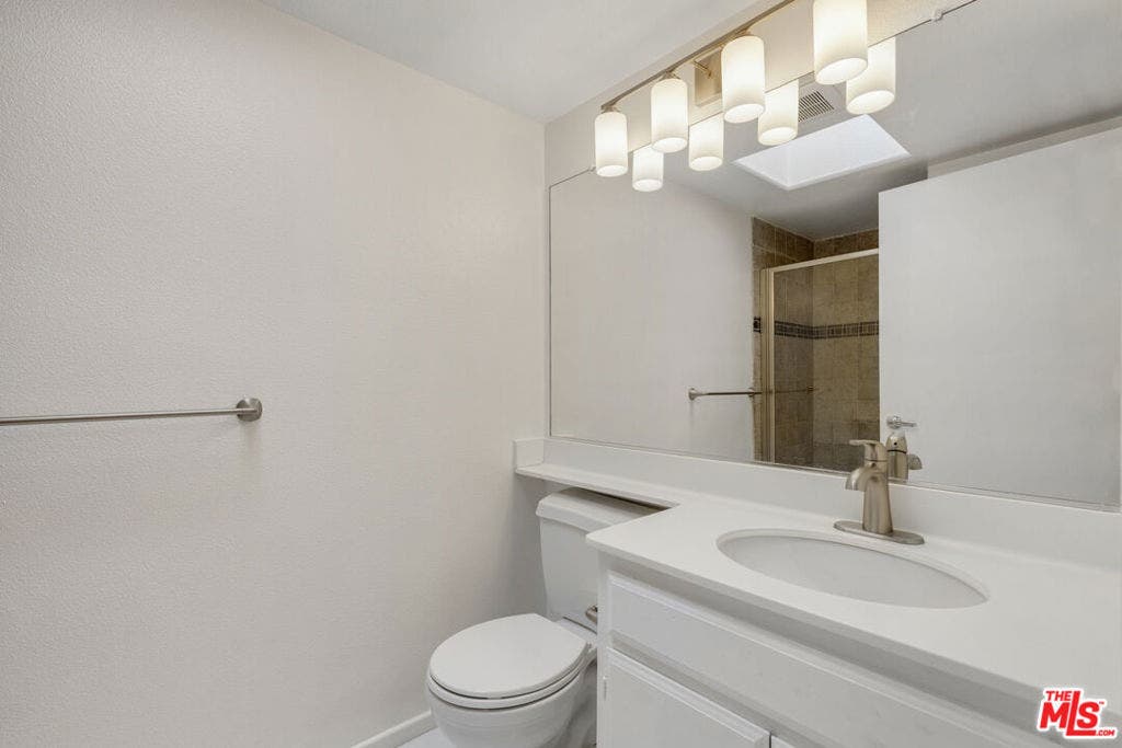 14061 Milbank Street, #8, Sherman Oaks, CA 91423 14061 Milbank Street, #8, Sherman Oaks, CA 91423