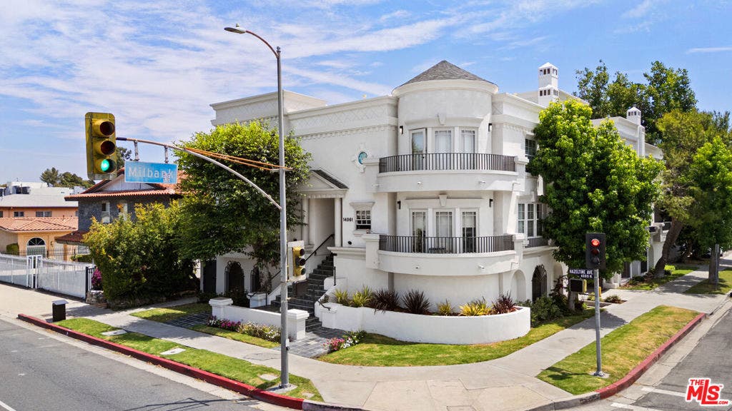 14061 Milbank Street, #8, Sherman Oaks, CA 91423 14061 Milbank Street, #8, Sherman Oaks, CA 91423