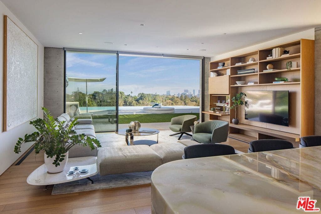638 Siena Way, Los Angeles, CA 90077 638 Siena Way, Los Angeles, CA 90077