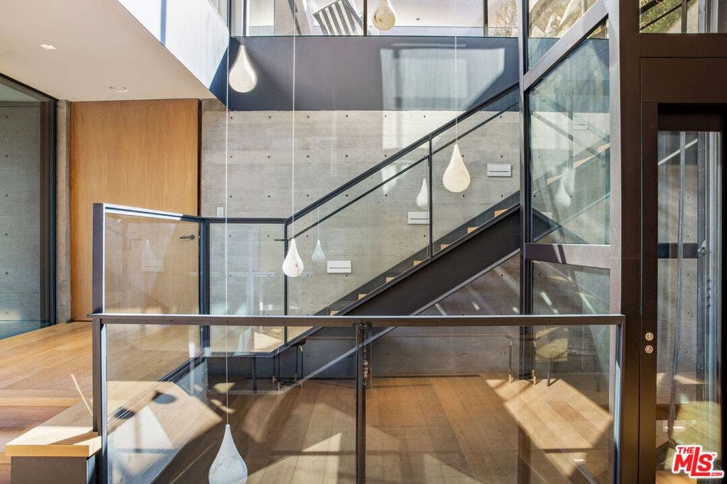 638 Siena Way, Los Angeles, CA 90077 638 Siena Way, Los Angeles, CA 90077