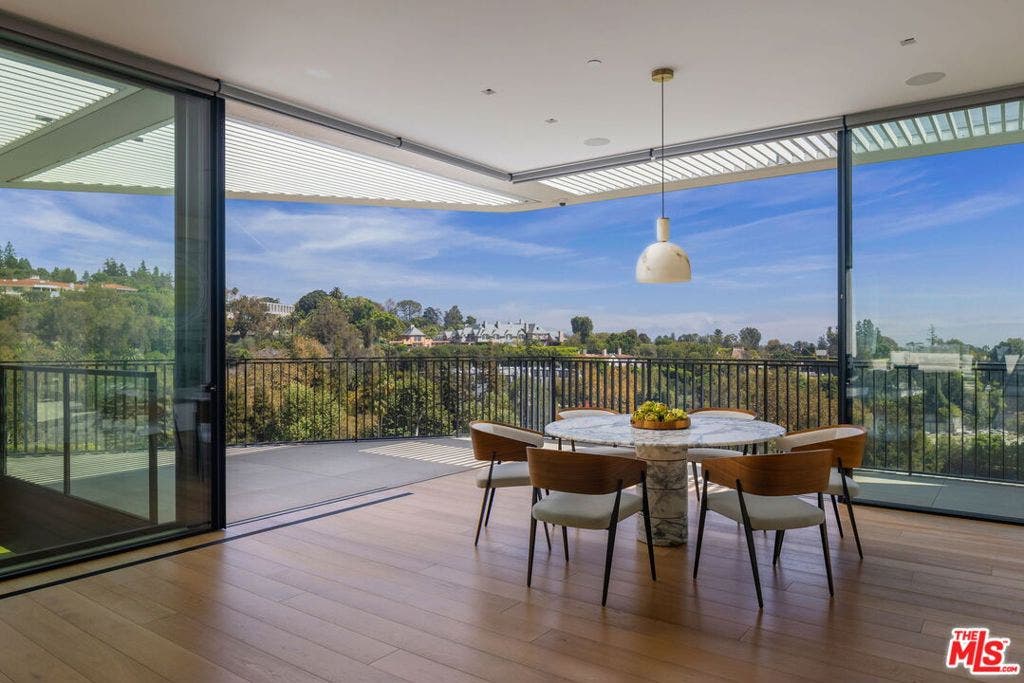 638 Siena Way, Los Angeles, CA 90077 638 Siena Way, Los Angeles, CA 90077
