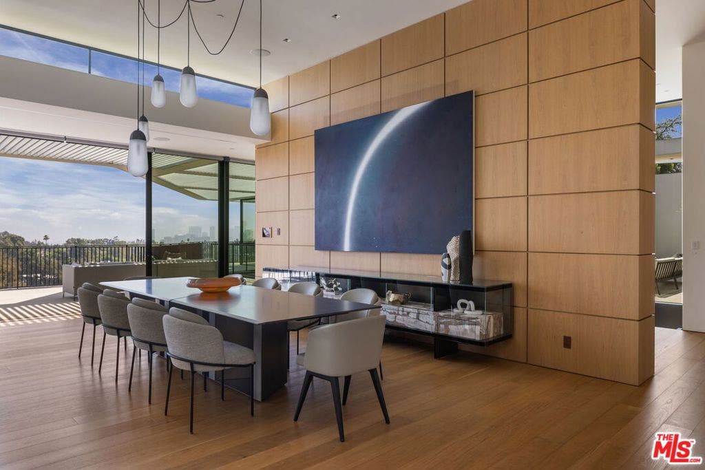 638 Siena Way, Los Angeles, CA 90077 638 Siena Way, Los Angeles, CA 90077