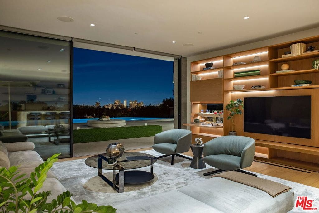 638 Siena Way, Los Angeles, CA 90077 638 Siena Way, Los Angeles, CA 90077