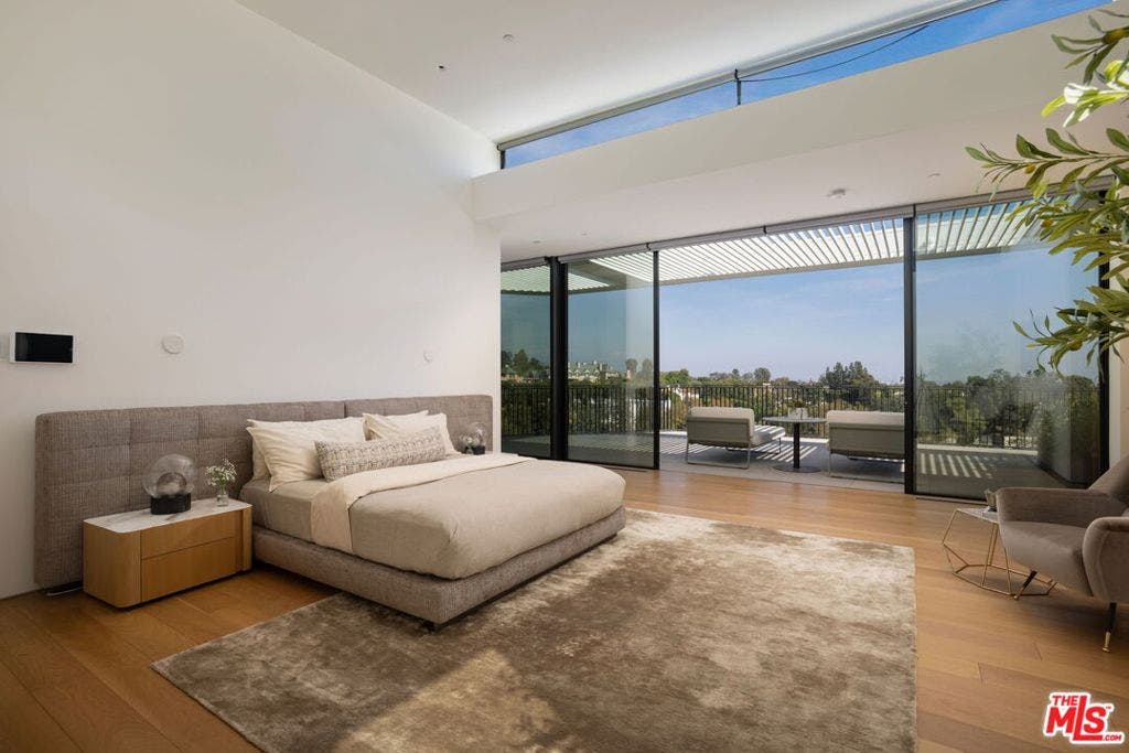 638 Siena Way, Los Angeles, CA 90077 638 Siena Way, Los Angeles, CA 90077