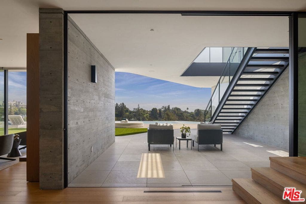 638 Siena Way, Los Angeles, CA 90077 638 Siena Way, Los Angeles, CA 90077