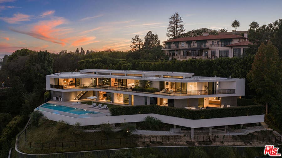 Property photo for 638 Siena Way, Los Angeles, CA