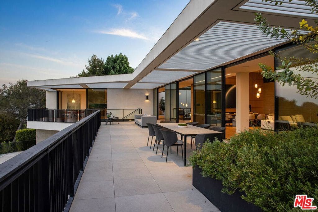 638 Siena Way, Los Angeles, CA 90077 638 Siena Way, Los Angeles, CA 90077
