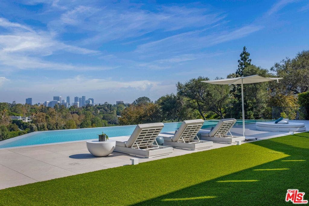 638 Siena Way, Los Angeles, CA 90077 638 Siena Way, Los Angeles, CA 90077