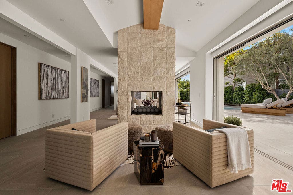 1399 Galaxy Drive, Newport Beach, CA 92660 1399 Galaxy Drive, Newport Beach, CA 92660