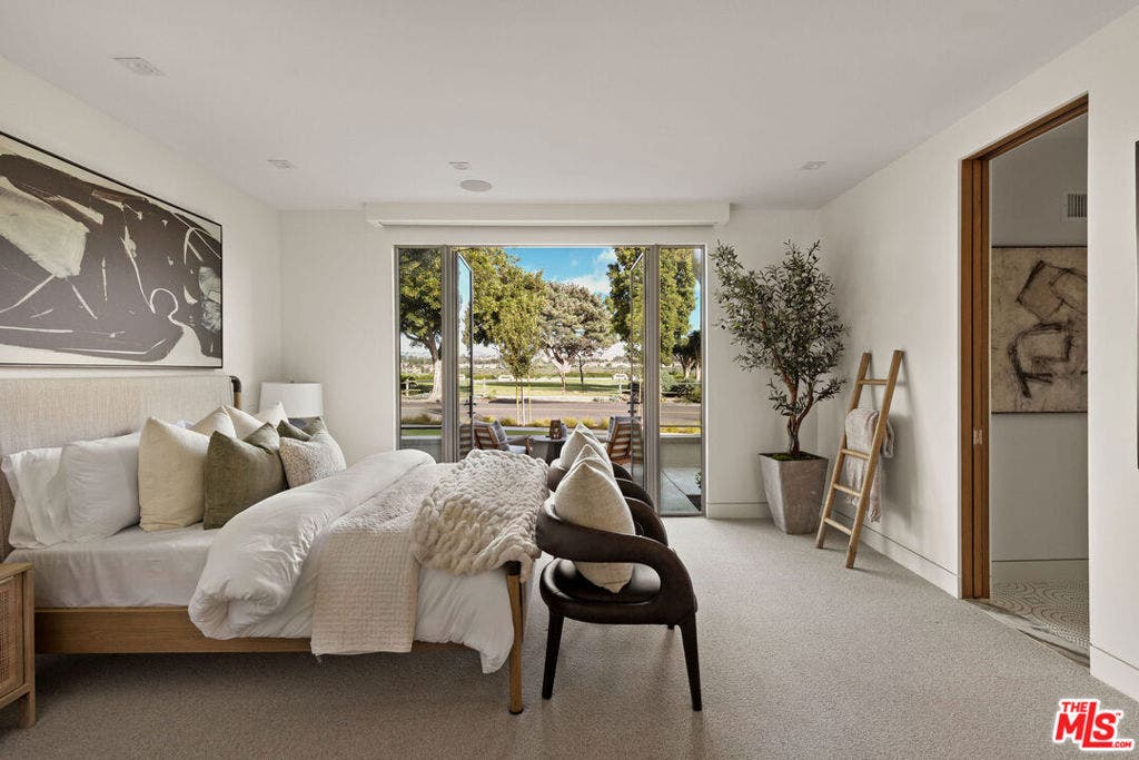 1399 Galaxy Drive, Newport Beach, CA 92660 1399 Galaxy Drive, Newport Beach, CA 92660
