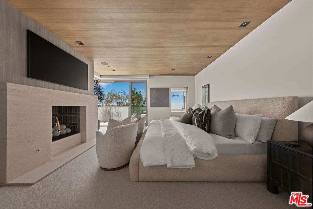 1399 Galaxy Drive, Newport Beach, CA 92660 1399 Galaxy Drive, Newport Beach, CA 92660