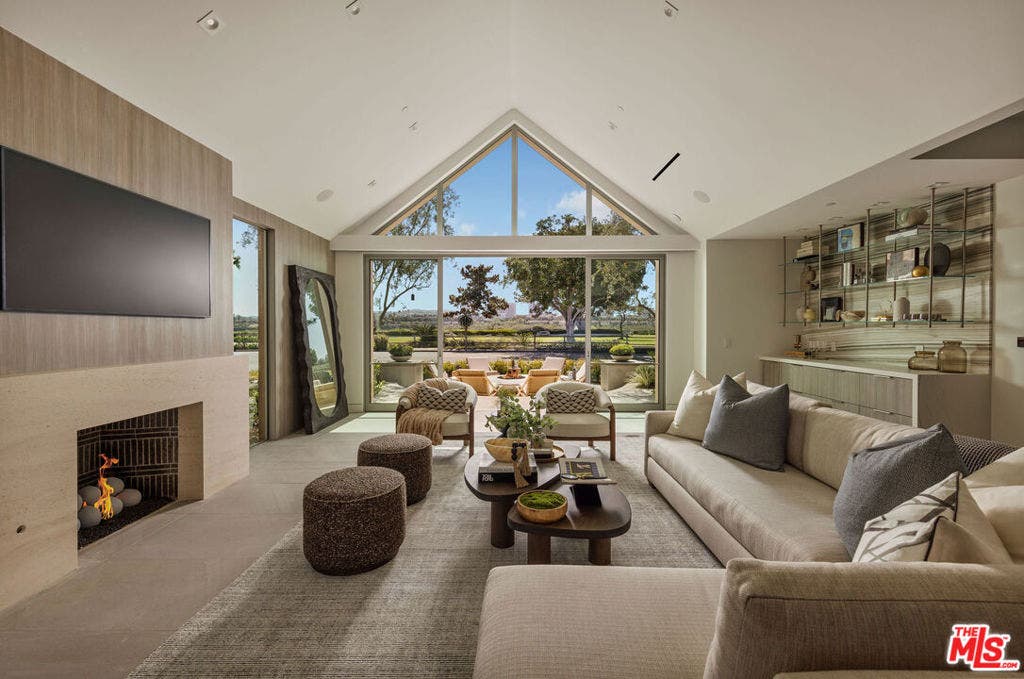 1399 Galaxy Drive, Newport Beach, CA 92660 1399 Galaxy Drive, Newport Beach, CA 92660