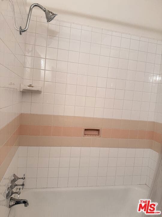 10517 Vail Drive, Sunland, CA 91040 10517 Vail Drive, Sunland, CA 91040