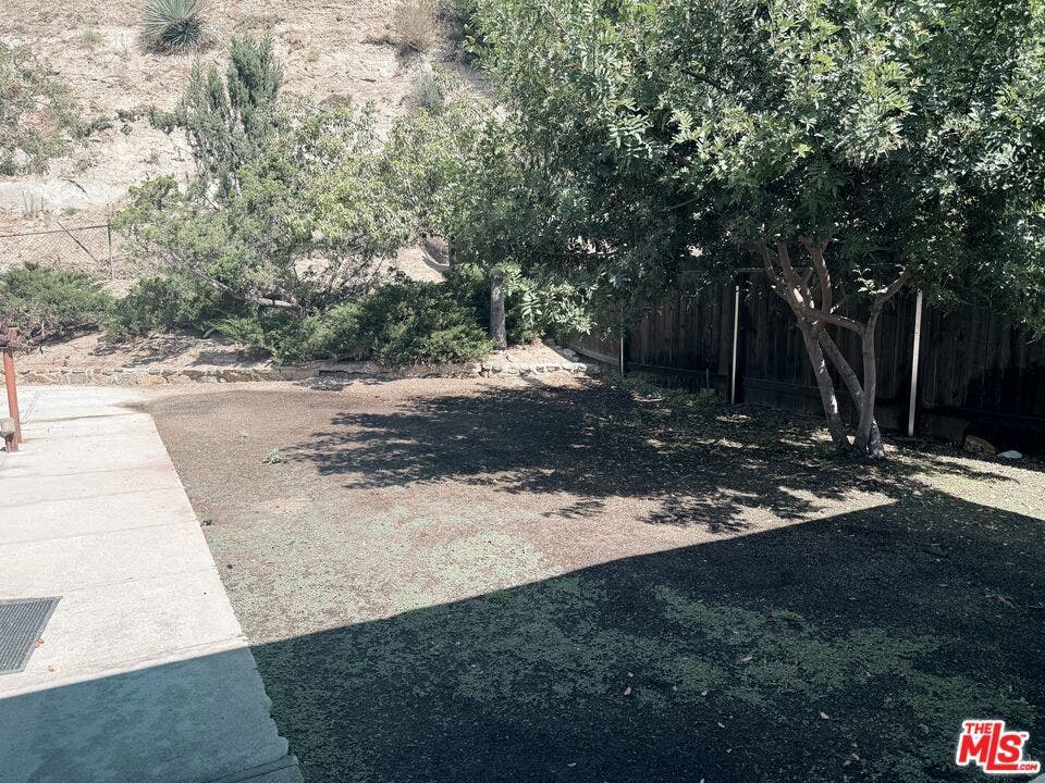 10517 Vail Drive, Sunland, CA 91040 10517 Vail Drive, Sunland, CA 91040