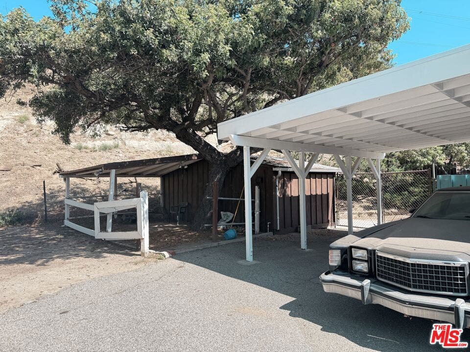 10517 Vail Drive, Sunland, CA 91040 10517 Vail Drive, Sunland, CA 91040