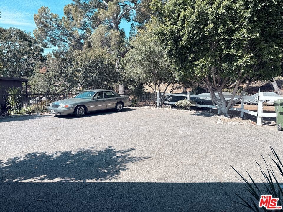 10517 Vail Drive, Sunland, CA 91040 10517 Vail Drive, Sunland, CA 91040