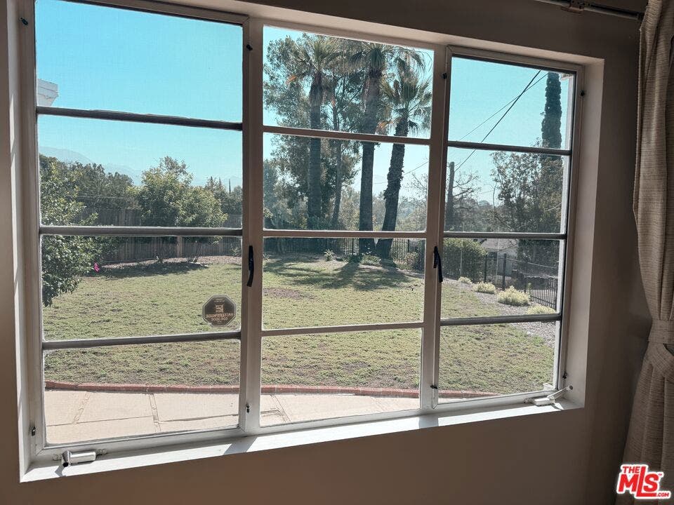 10517 Vail Drive, Sunland, CA 91040 10517 Vail Drive, Sunland, CA 91040
