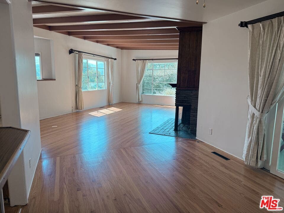 10517 Vail Drive, Sunland, CA 91040 10517 Vail Drive, Sunland, CA 91040