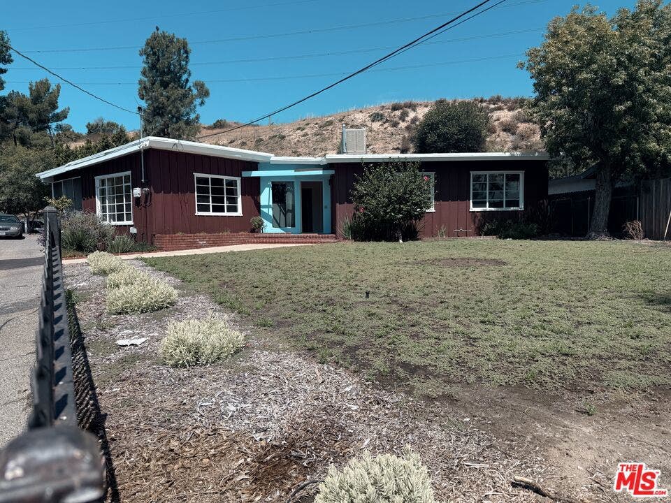 10517 Vail Drive, Sunland, CA 91040 10517 Vail Drive, Sunland, CA 91040