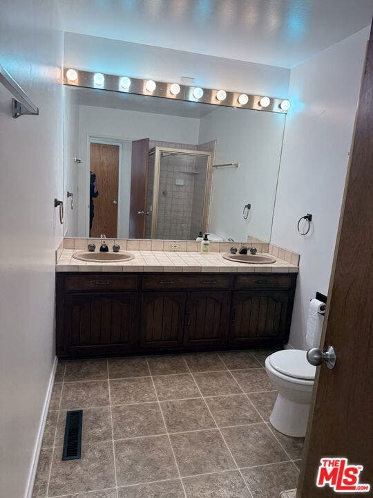10517 Vail Drive, Sunland, CA 91040 10517 Vail Drive, Sunland, CA 91040