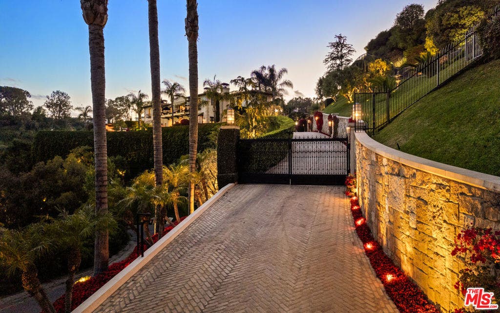 1407 Davies Drive, Beverly Hills, CA 90210