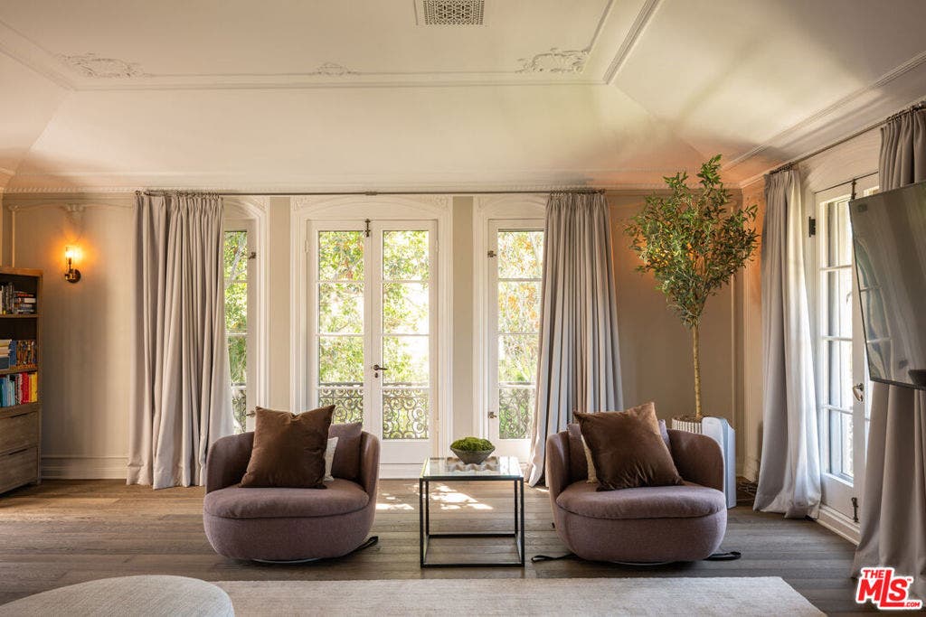 626 S Hudson Avenue, Los Angeles, CA 90005 626 S Hudson Avenue, Los Angeles, CA 90005