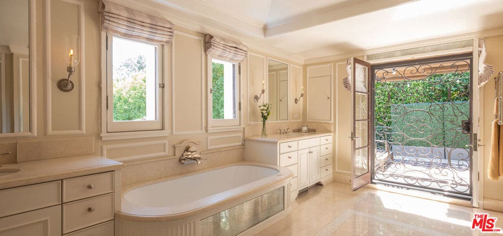 626 S Hudson Avenue, Los Angeles, CA 90005 626 S Hudson Avenue, Los Angeles, CA 90005