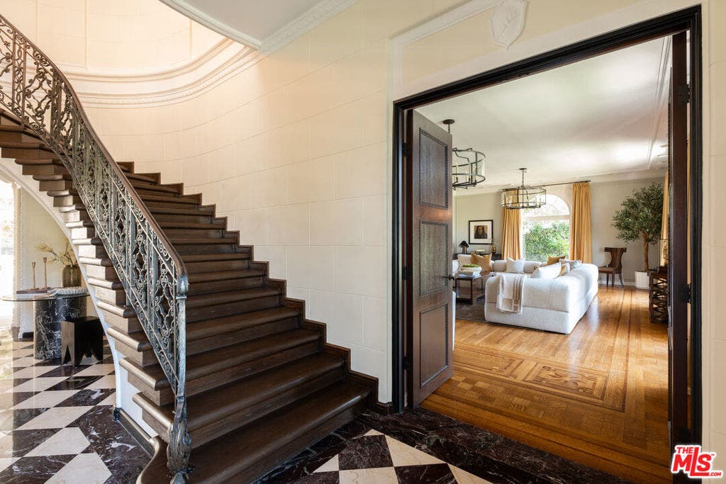 626 S Hudson Avenue, Los Angeles, CA 90005 626 S Hudson Avenue, Los Angeles, CA 90005