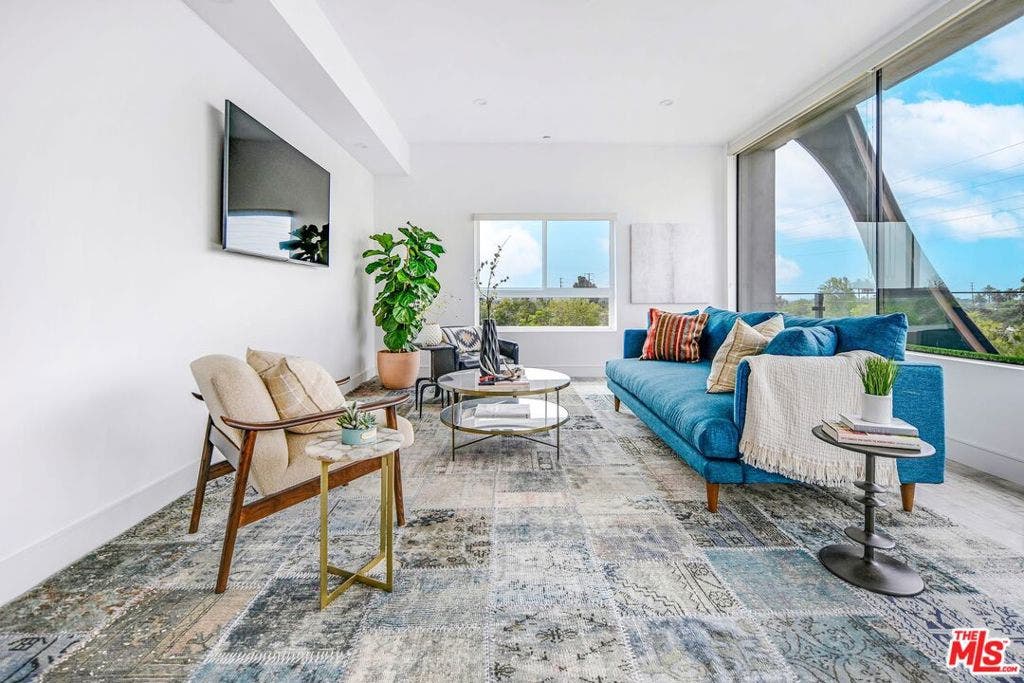 1946 Overland Avenue, Los Angeles, CA 90025