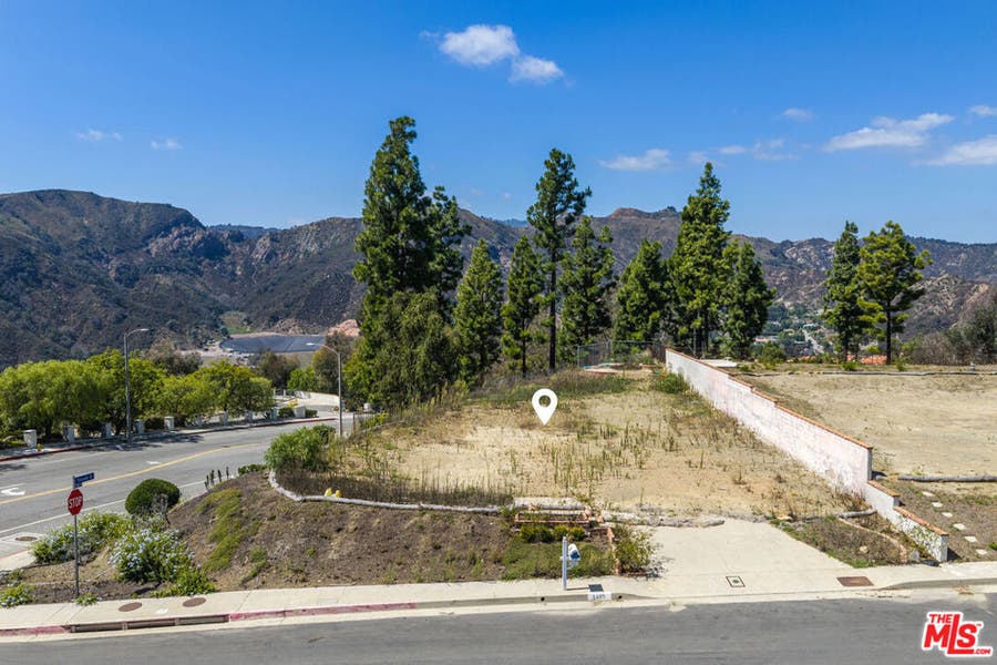 Property photo for 1405 El Bosque Court, Pacific Palisades, CA