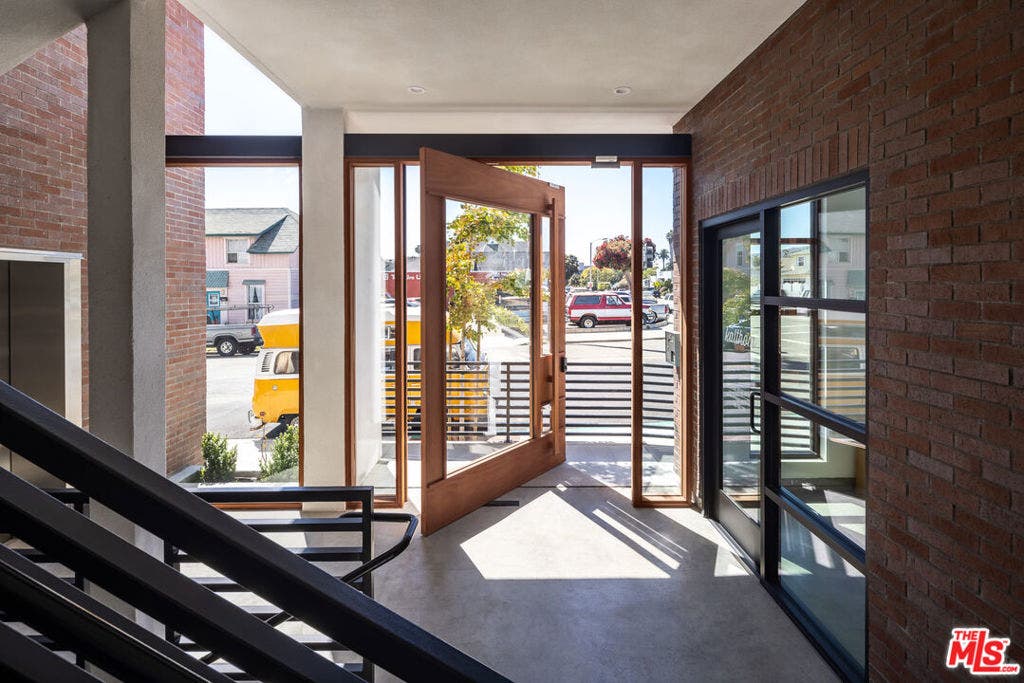 214 S Kalorama Street, Ventura, CA 93001