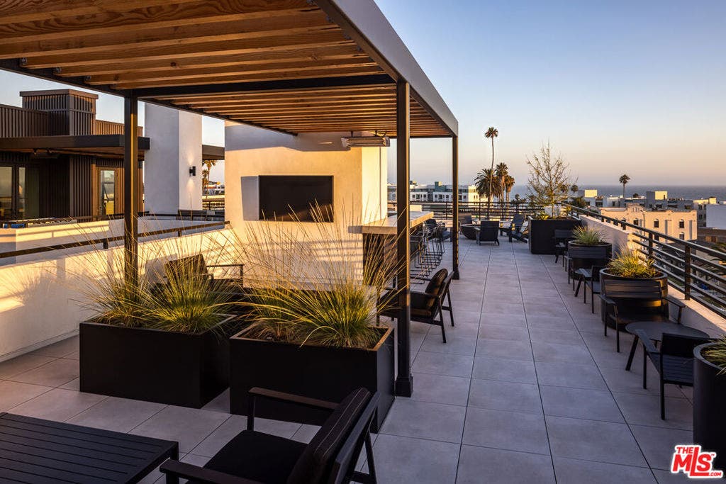 214 S Kalorama Street, Ventura, CA 93001