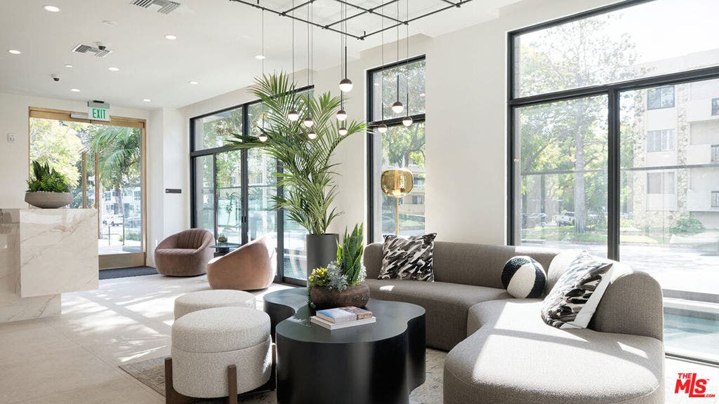 425 N Palm Drive, #102, Beverly Hills, CA 90210