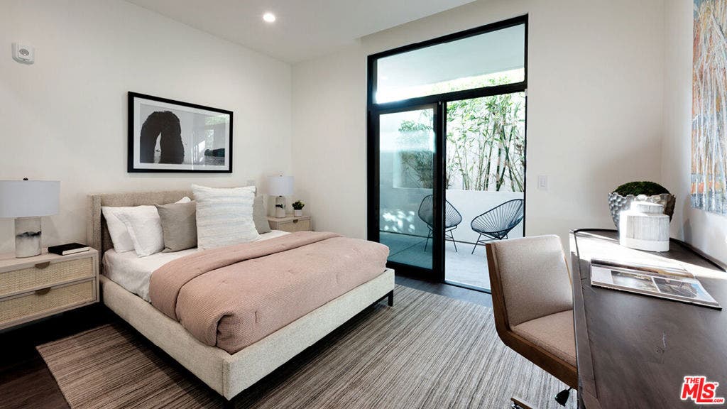 425 N Palm Drive, #102, Beverly Hills, CA 90210