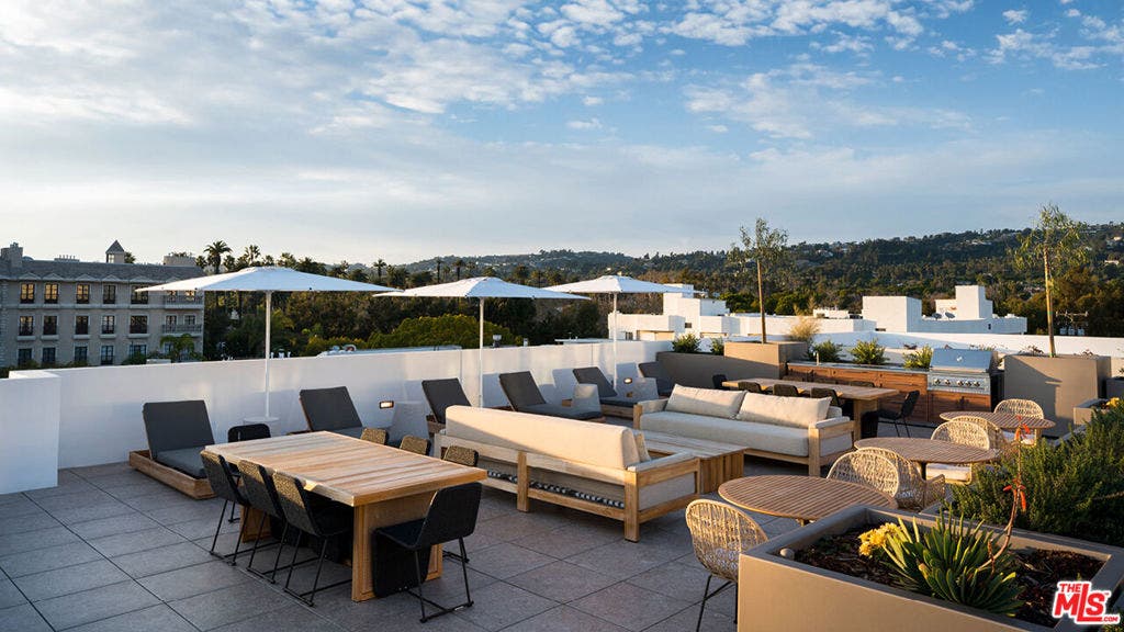 425 N Palm Drive, #102, Beverly Hills, CA 90210
