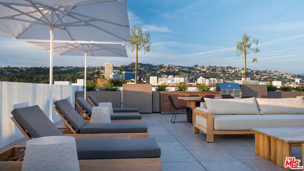 425 N Palm Drive, #102, Beverly Hills, CA 90210