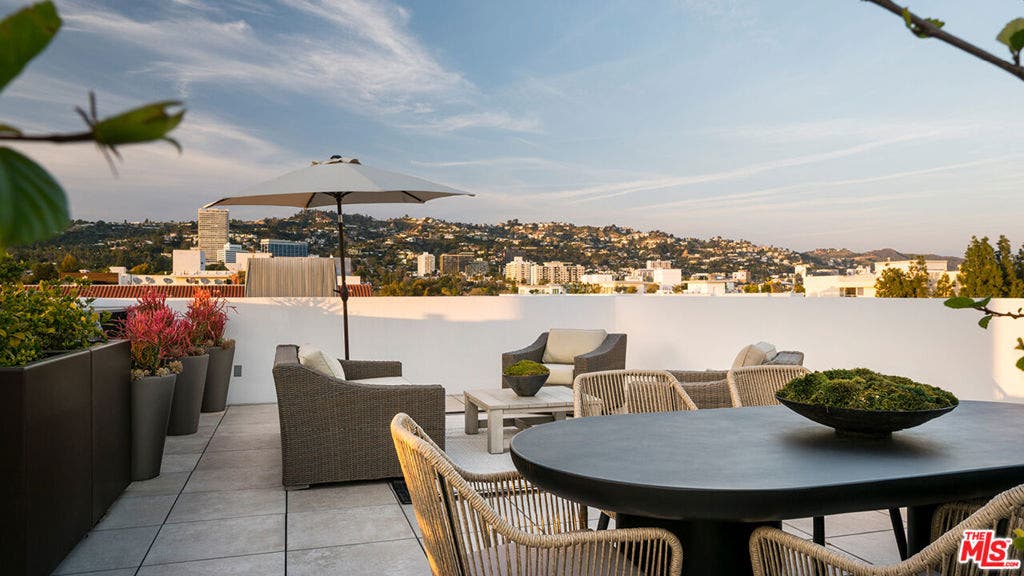 425 N Palm Drive, #102, Beverly Hills, CA 90210
