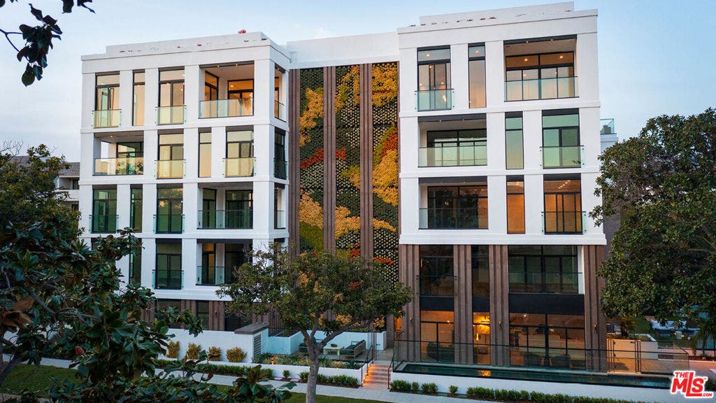 425 N Palm Drive, #102, Beverly Hills, CA 90210
