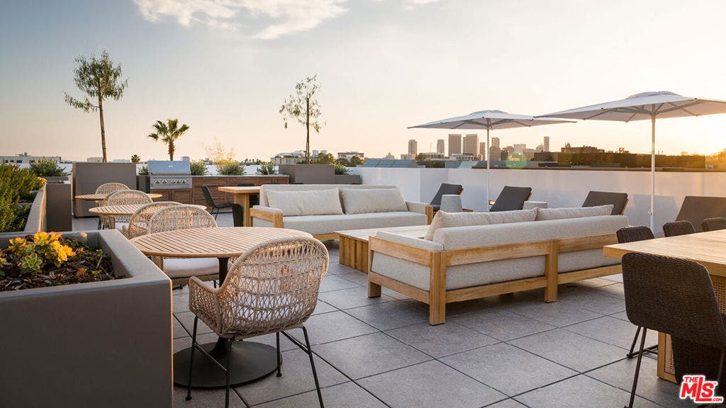 425 N Palm Drive, #102, Beverly Hills, CA 90210