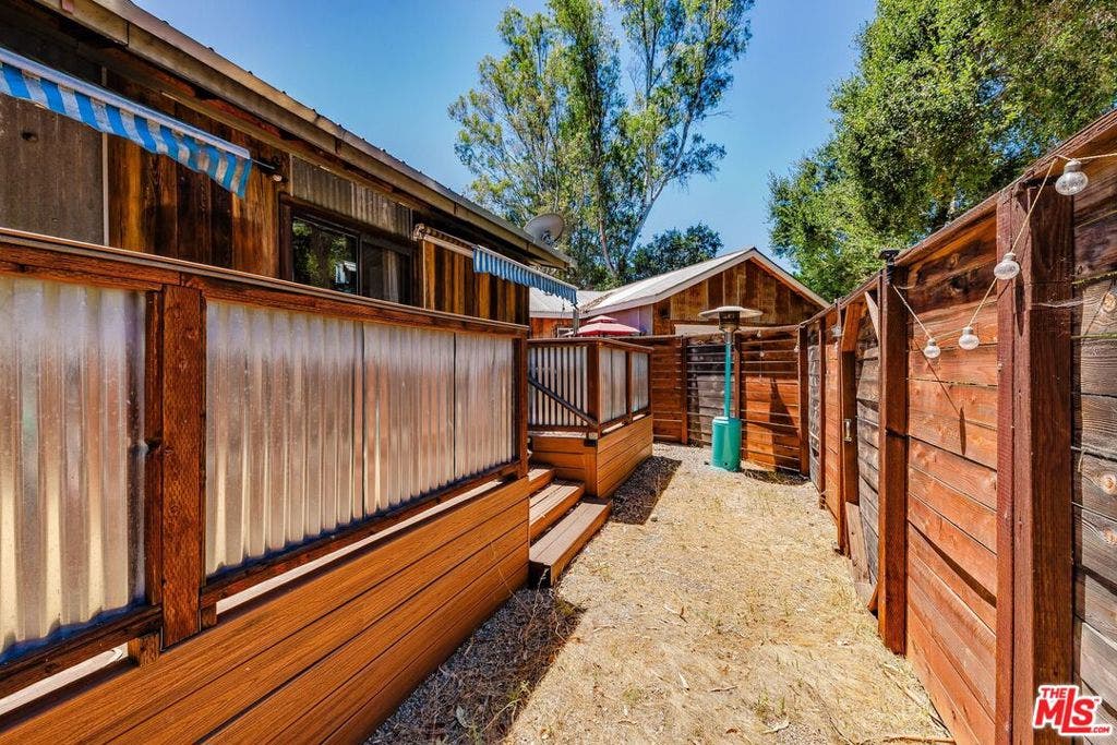 305 S Ventura Street, Ojai, CA 93023 305 S Ventura Street, Ojai, CA 93023