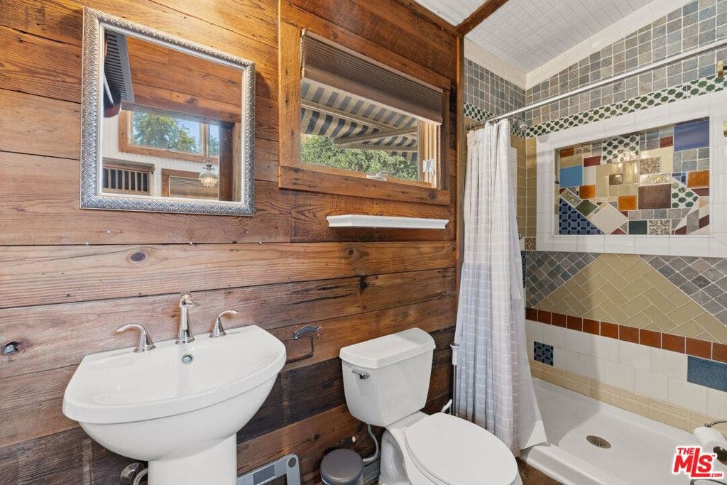 305 S Ventura Street, Ojai, CA 93023 305 S Ventura Street, Ojai, CA 93023