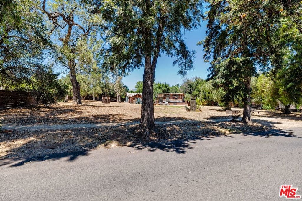 305 S Ventura Street, Ojai, CA 93023 305 S Ventura Street, Ojai, CA 93023