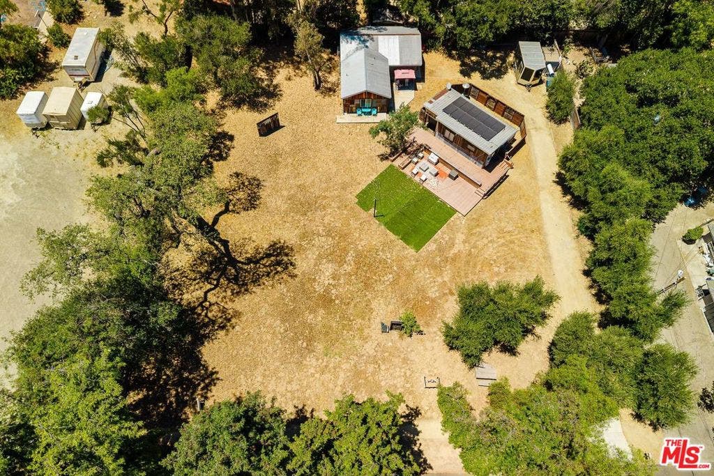 305 S Ventura Street, Ojai, CA 93023 305 S Ventura Street, Ojai, CA 93023