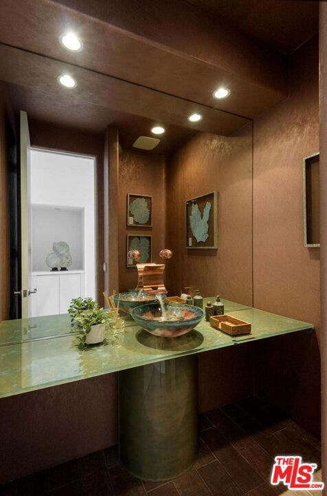 3523 Padaro Lane, Carpinteria, CA 93013 Bathroom