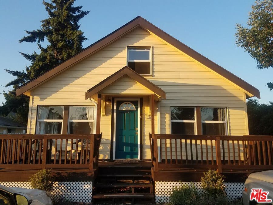 Property photo for 221 W Hammond Street, WA